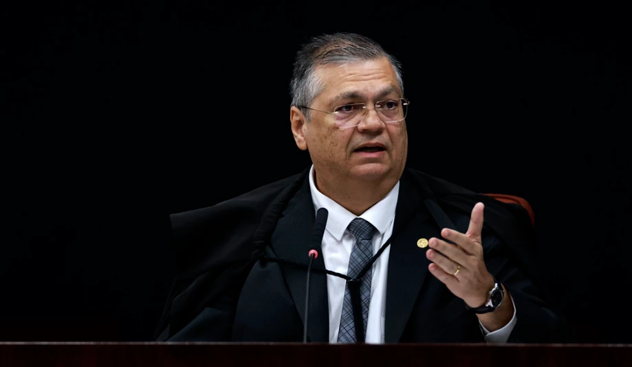 Após Dino citar a Bíblia, Moraes brinca: “É candidato a papa”
