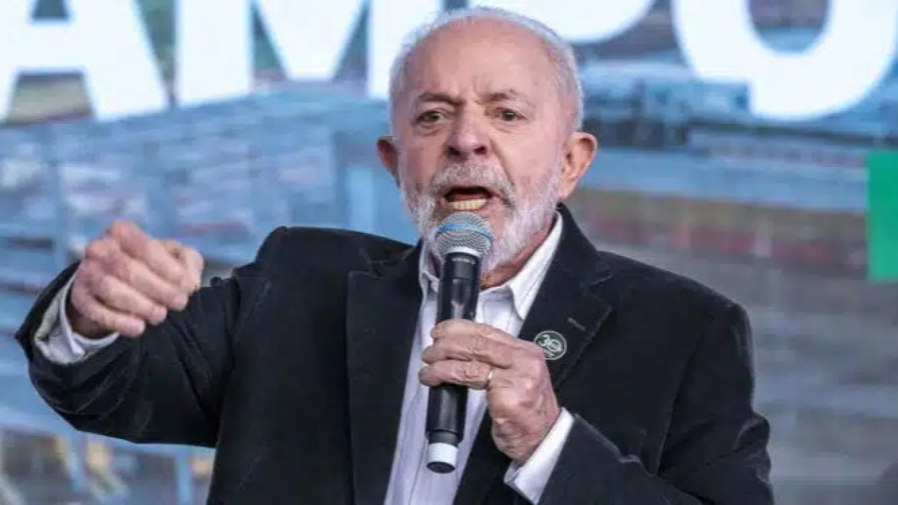 Lula assina lei que permite provas online em concursos públicos