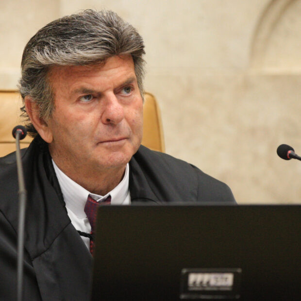 Fux gera incômodo no STF ao se descolar de Moraes após 500 casos do 8 de janeiro