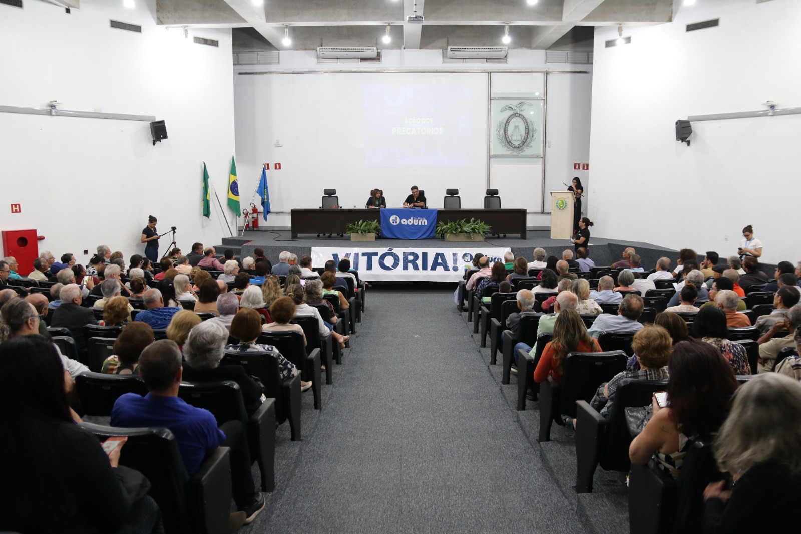 Ação dos Precatórios: professores beneficiados podem consultar valores e buscar atendimento presencial