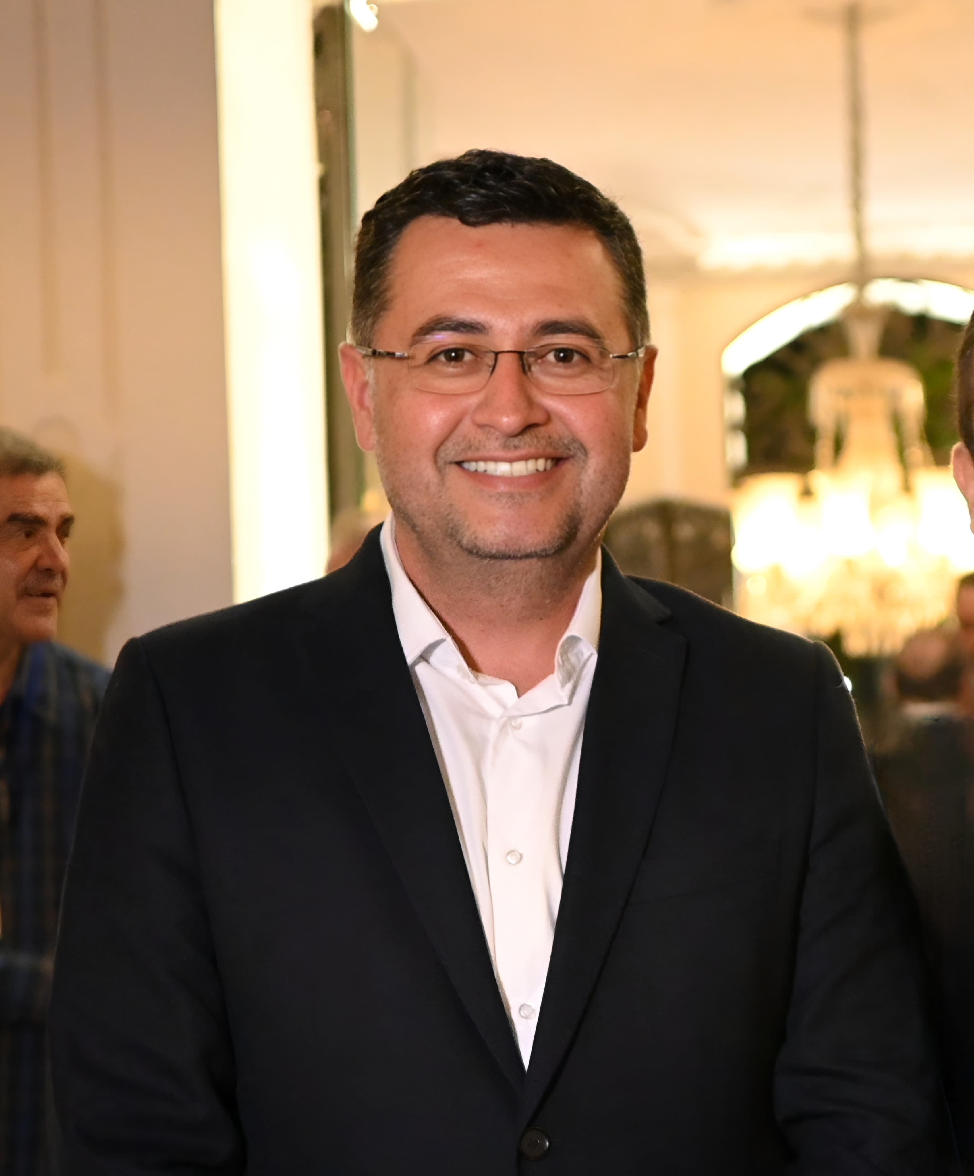 Gustavo Santos é o prefeito mais destacado nos primeiros 100 dias de gestão, aponta enquete popular