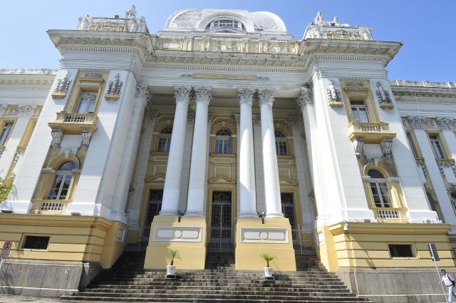 TJ de Pernambuco prevê R$ 1,5 milhão para comprar iPhone a juízes