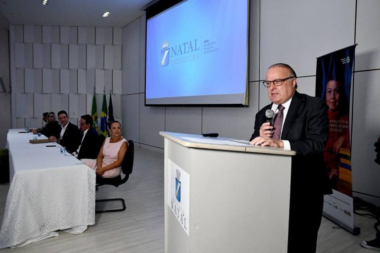 Paulinho Freire avalia primeiros meses de gestão e ressalta medidas em educação e contenção de gastos