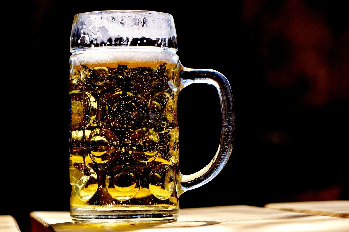 Cidade de Minas Gerais proíbe consumo de bebidas alcoólicas em praças