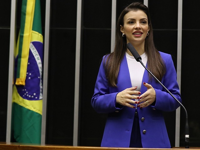 Deputada federal denuncia que foi espancada pelo ex-marido
