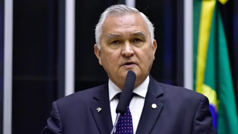 General Girão propõe penas mais duras para crimes com celulares