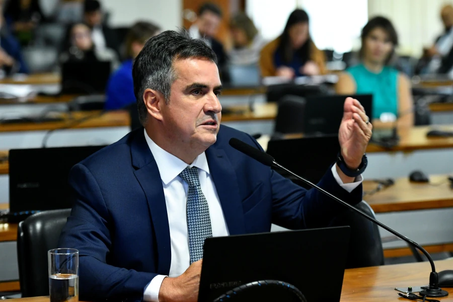 Ciro Nogueira faz sátira com termo do conclave para atacar Lula: ‘Habemus déficit’
