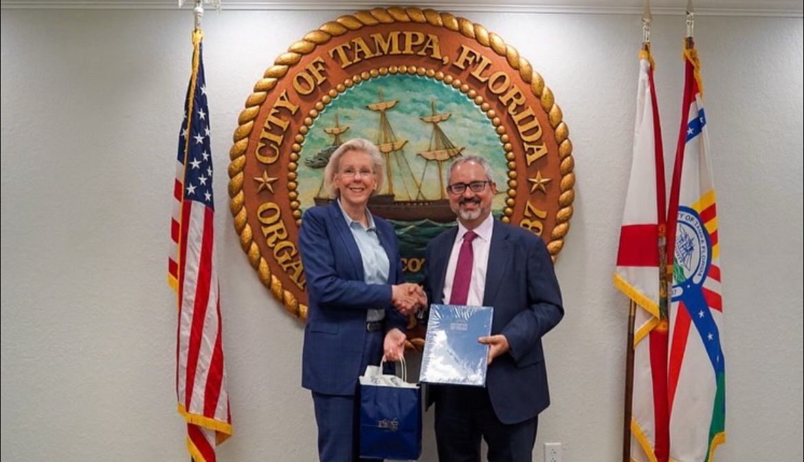 Consulado brasileiro negocia voo direto para Tampa, na Flórida