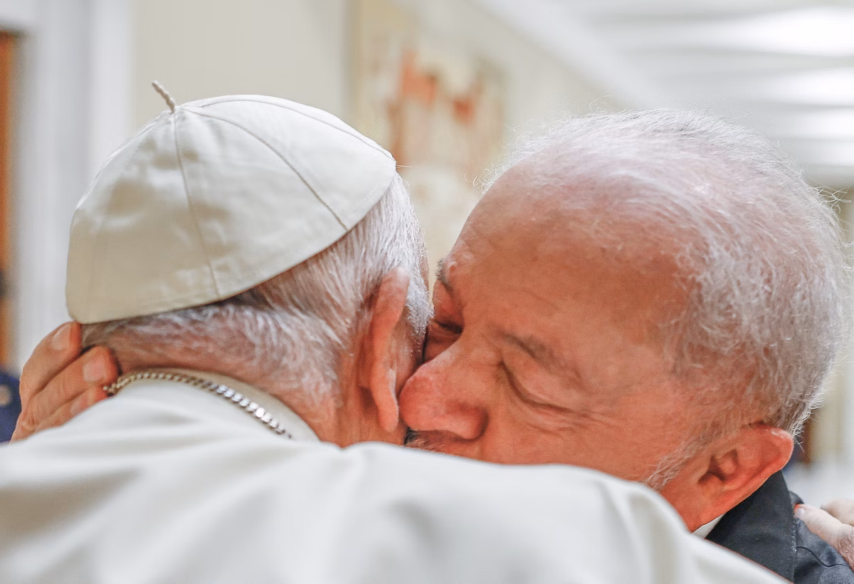 Lula e Janja vão a velório do Papa Francisco