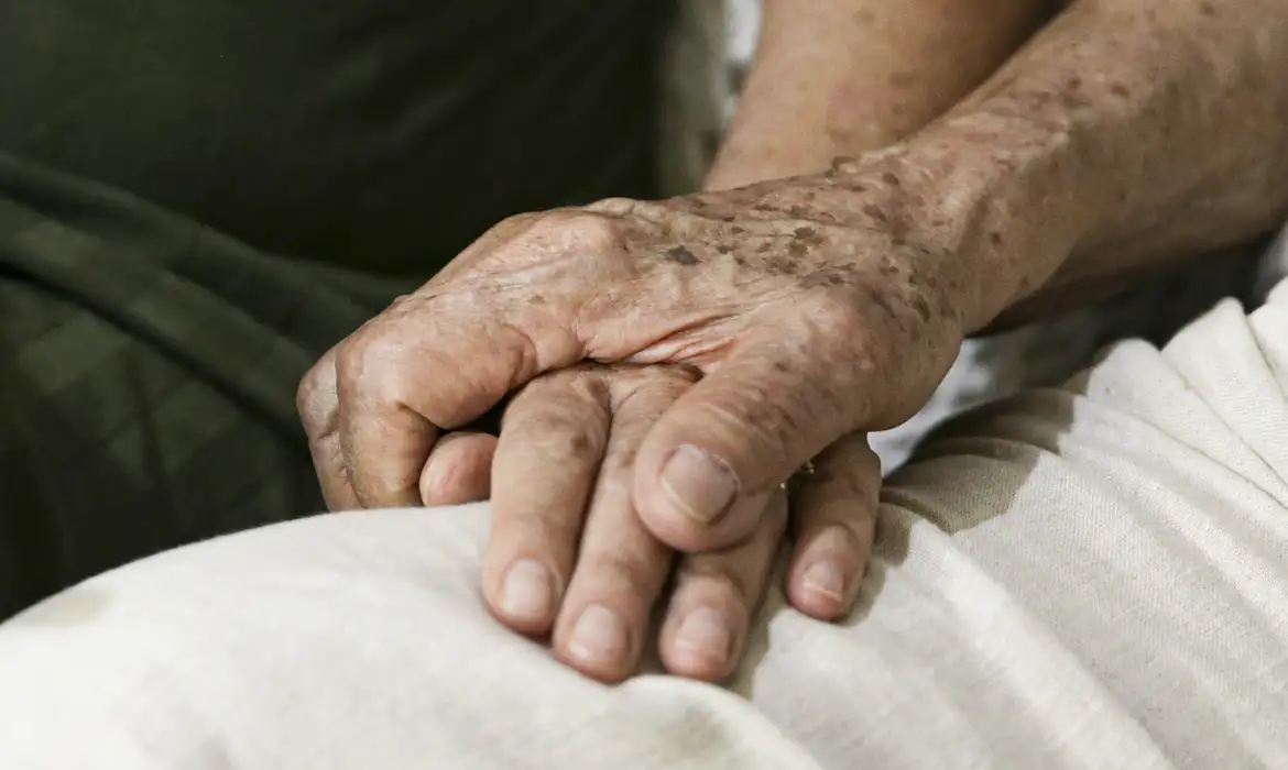 Anvisa aprova medicamento que promete retardar o Alzheimer
