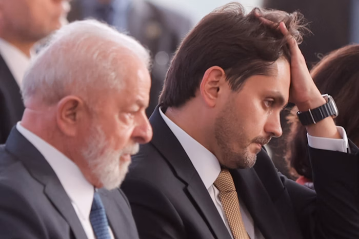 Enrolado em escândalos, ministro de Lula se demite e ainda fala em 'respeito ao povo brasileiro'