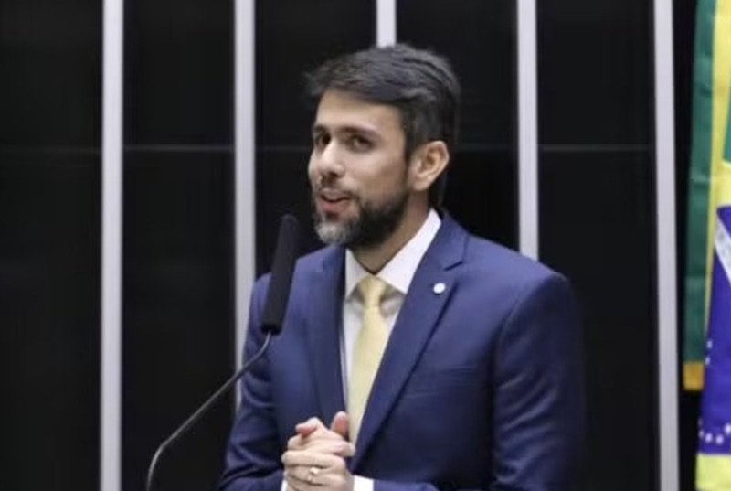 DESPRESTÍGIO: Líder do União recusa convite de Lula para ser ministro
