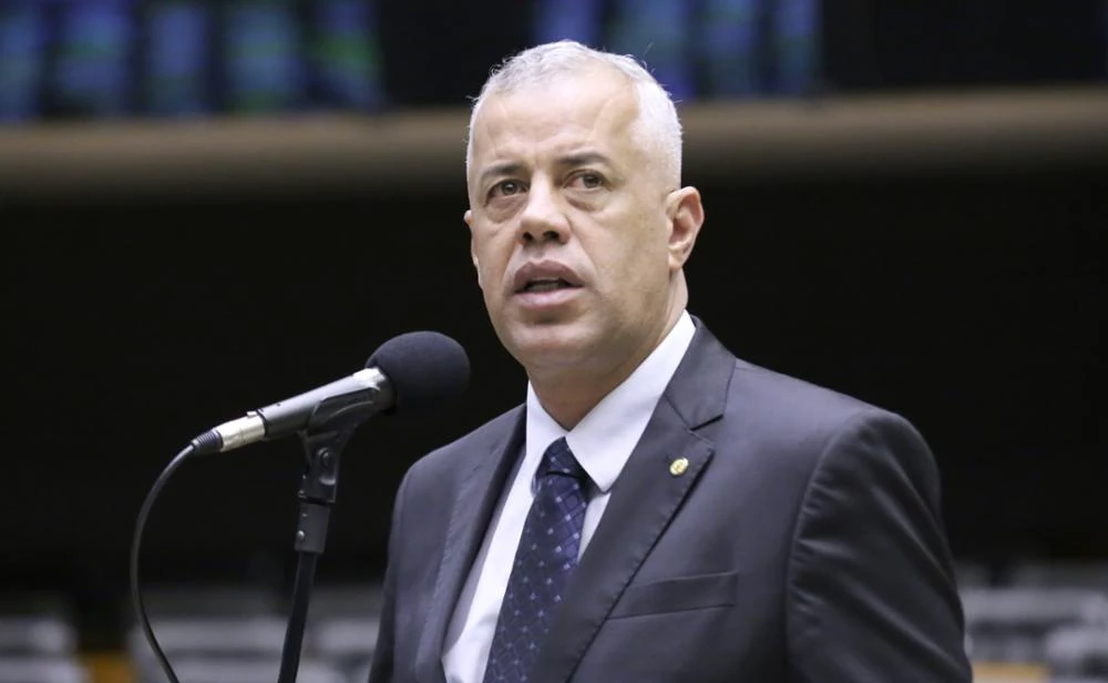 Deputado quer investigar Lula por asilo concedido a Heredia