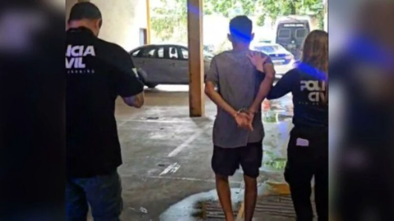 Jovens queriam homenagear Hitler matando morador de rua