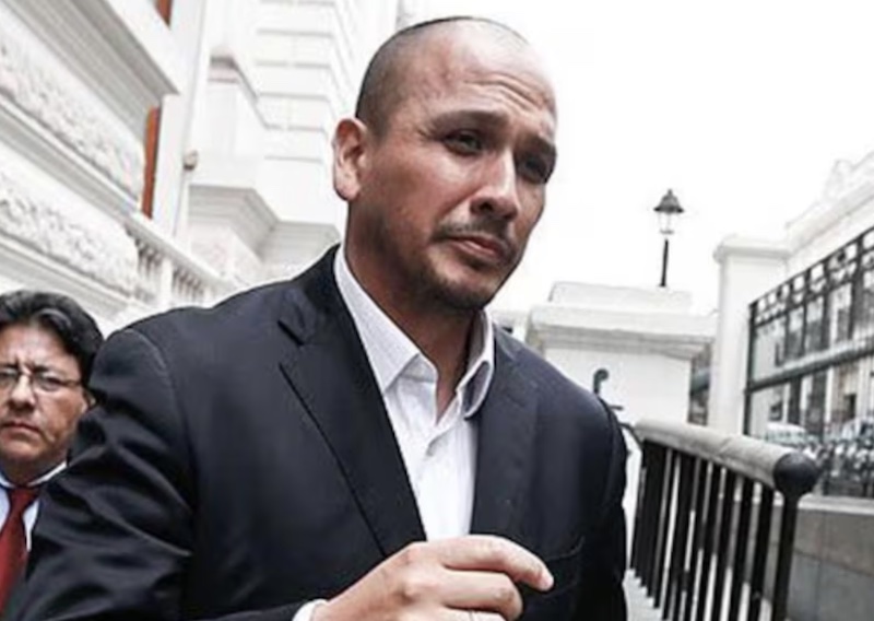 Condenado a 12 anos, irmão da ex-primeira-dama foge do Peru e pode estar no Brasil