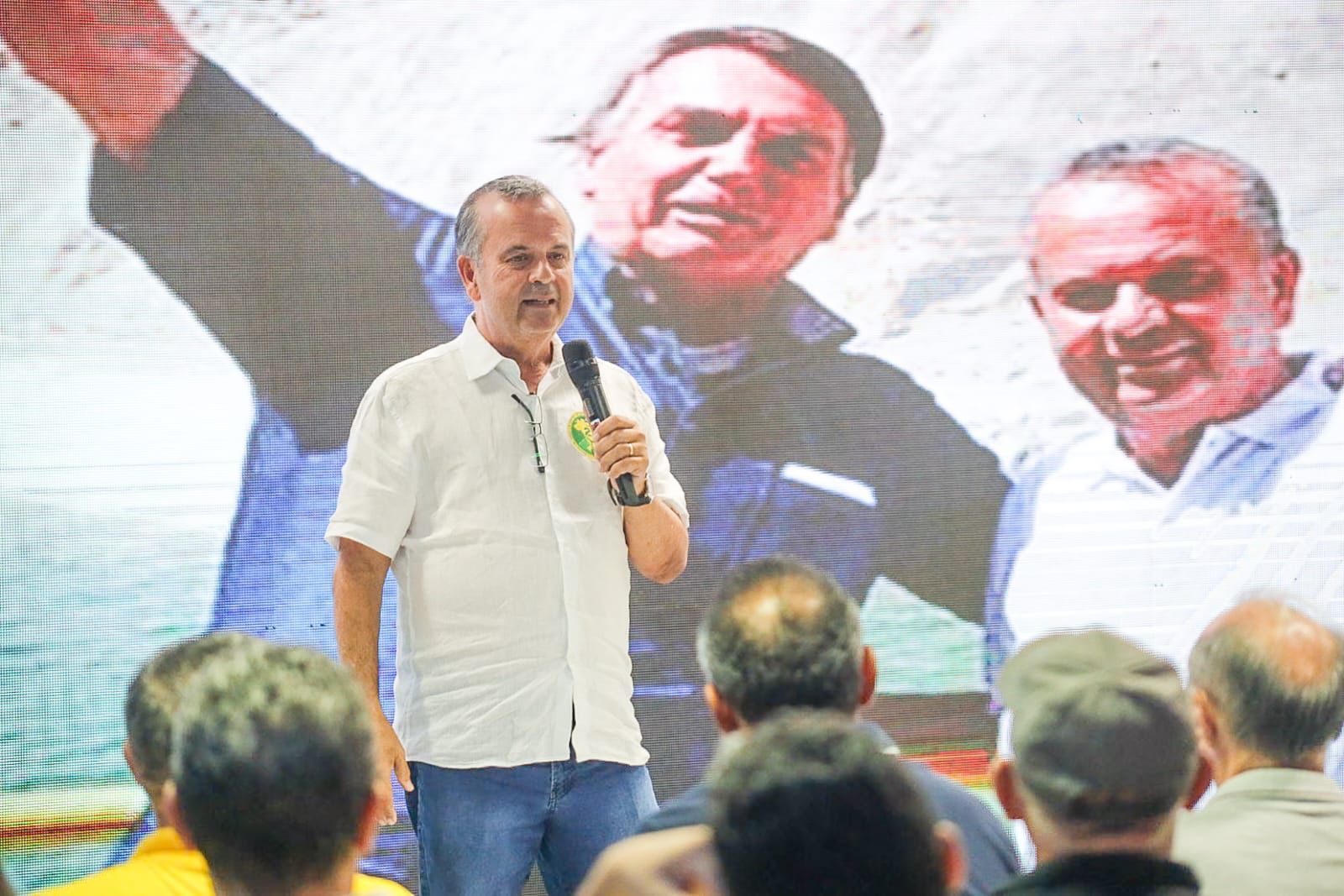 Rogério desqualifica Fátima Bezerra diante de lideranças políticas: "despreparada, incompetente e equivocada"