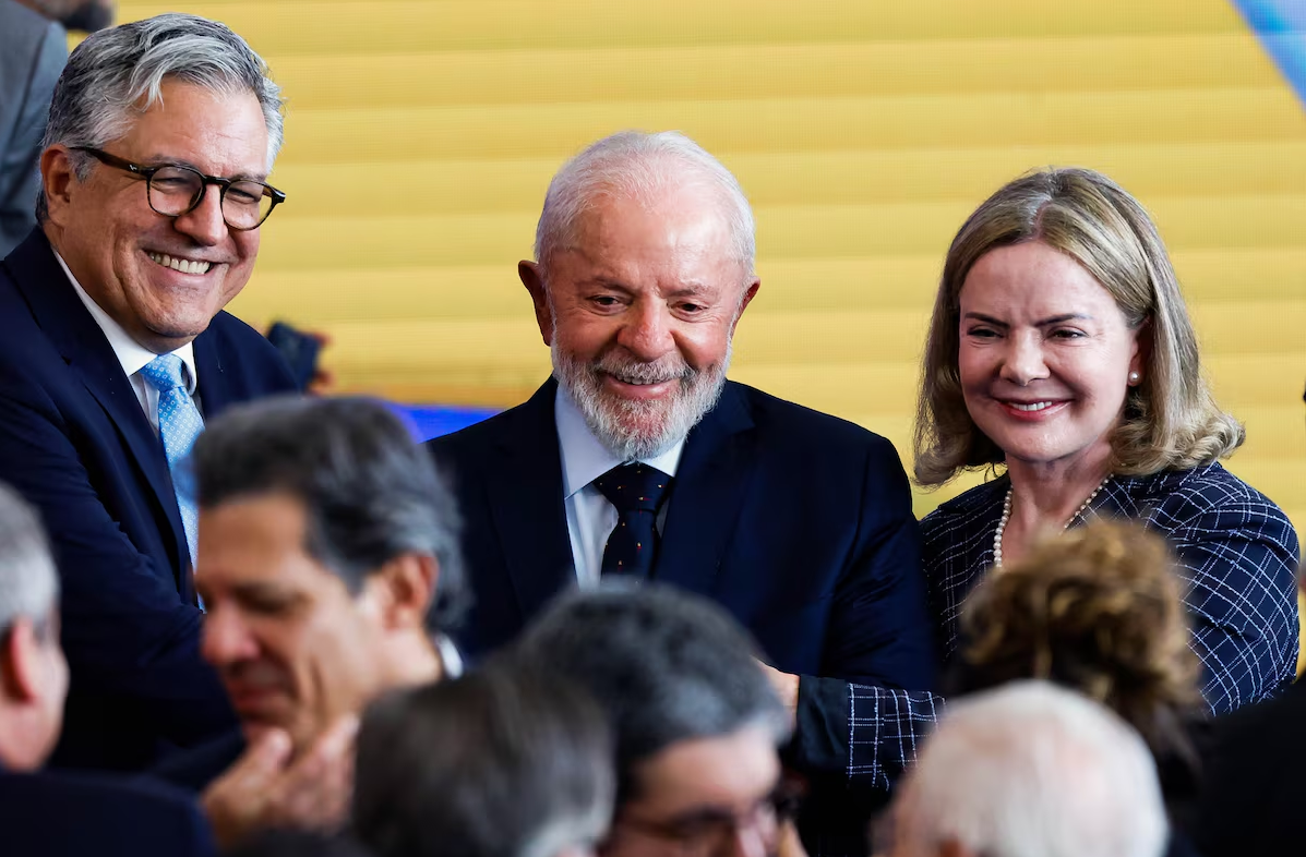Lula turbina salários de 323 aliados com cargos em conselhos