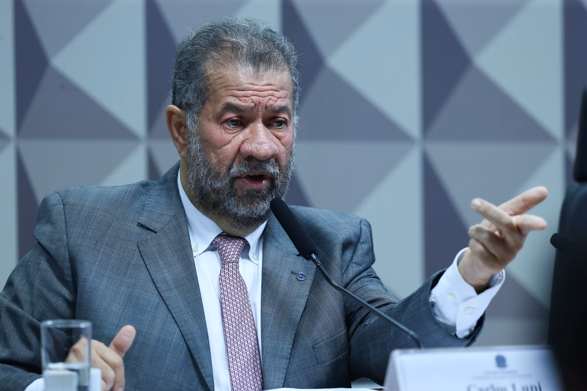 Lupi é aguardado no Senado na terça-feira em meio a escândalo sobre fraudes no INSS