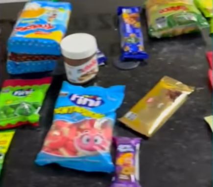 Nutella, frango assado e papel higiênico: Meninas fazem feira de R$ 2 mil e tentam sair sem pagar em supermercado de Natal