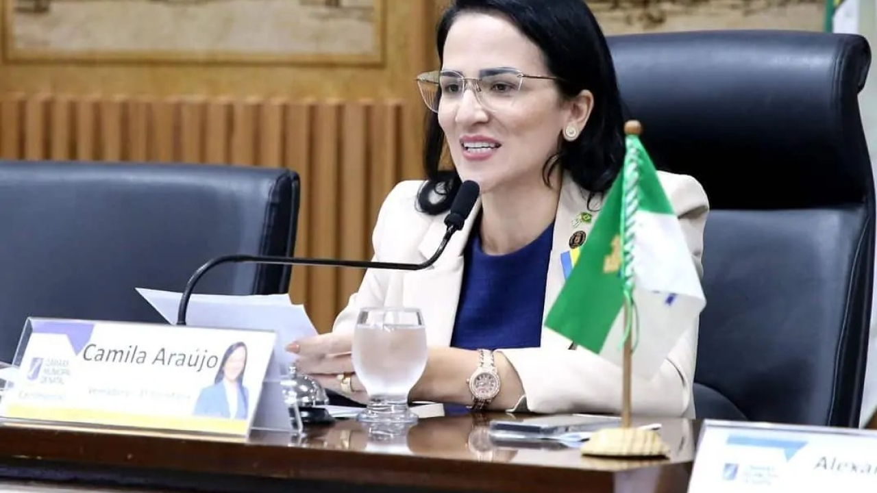 Justiça determina retirada de fake news contra vereadora Camila Araújo e condena distorção de discurso