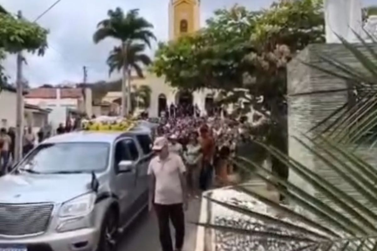 Sepultamento de Flávia Talita gera comoção e revolta no município de Cerro Corá
