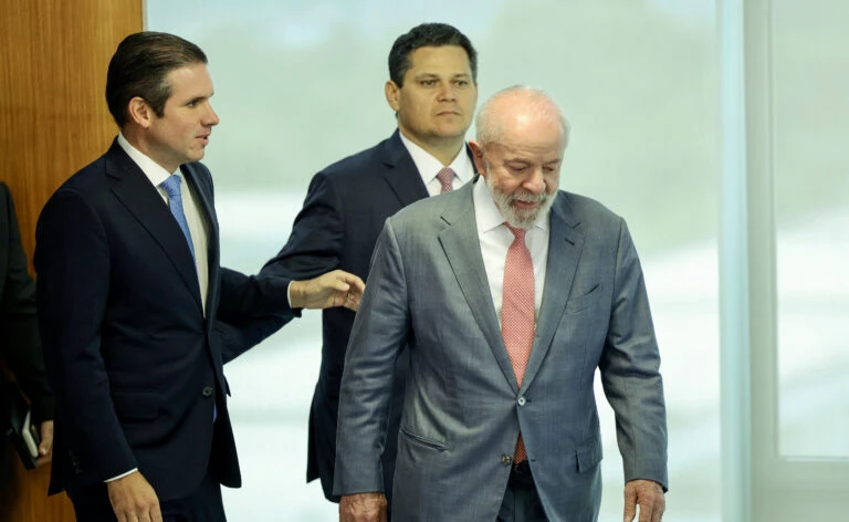 Motta e Alcolumbre dão 10 dias para governo derrubar IOF