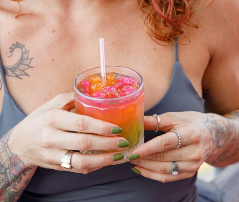 Doceria Erótica Pirokaria lança Happy Hour com drink exclusivo “Tesão Tropical” em Natal