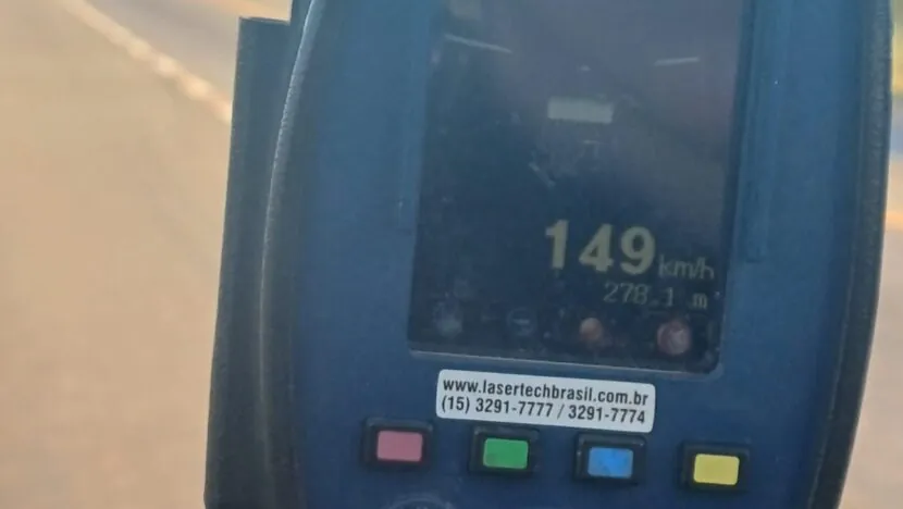 PRF flagra veículo a 149 km/h na BR-304 durante Operação Dia do Trabalho no RN