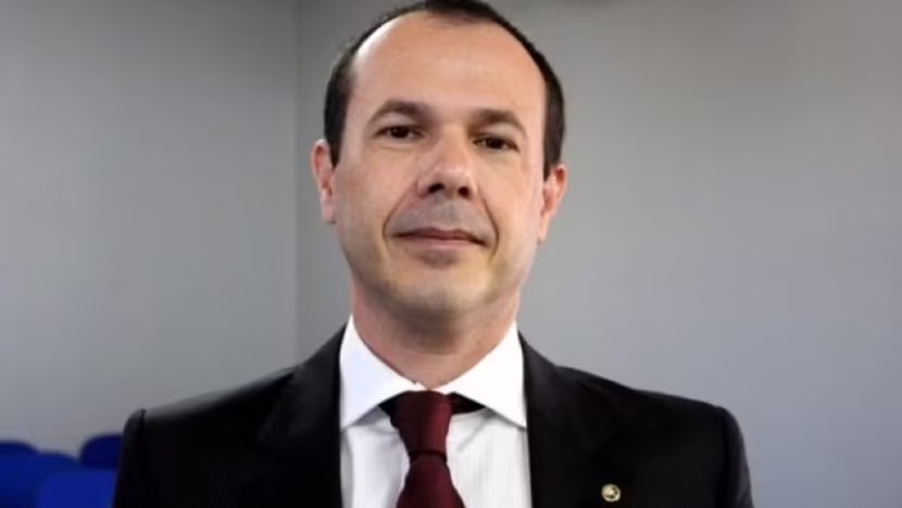 Juiz é afastado do cargo suspeito de vender sentenças; R$ 30 milhões são bloqueados