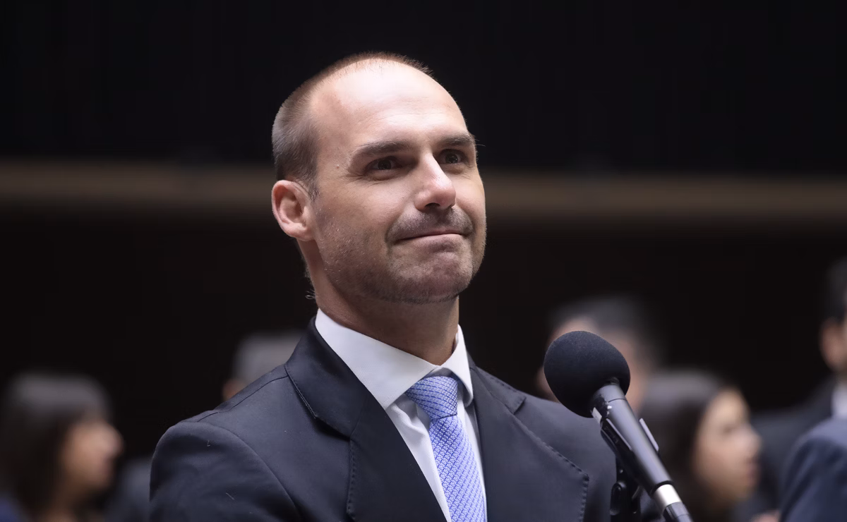 STF abre inquérito para investigar Eduardo Bolsonaro; Moraes é o relator