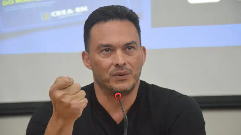 Styvenson chama de ‘inadmissível’ proposta de aumentar número de deputados e anuncia voto contra