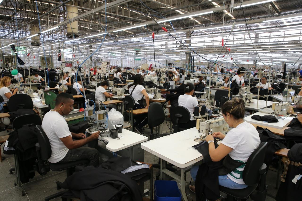 Guararapes Confecções abre vagas de emprego em Extremoz