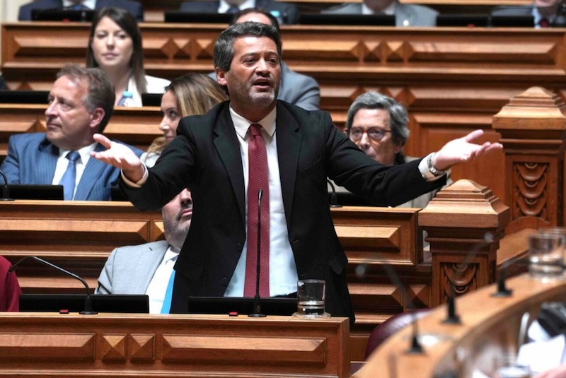 Português Chega, cujo líder prometeu prender Lula, foi o mais votado no Brasil