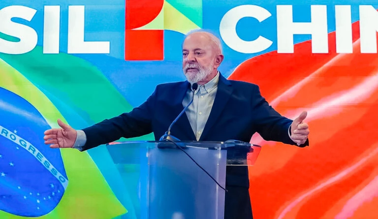 Com crise do INSS, Lula vai lançar plano para idosos e mulheres