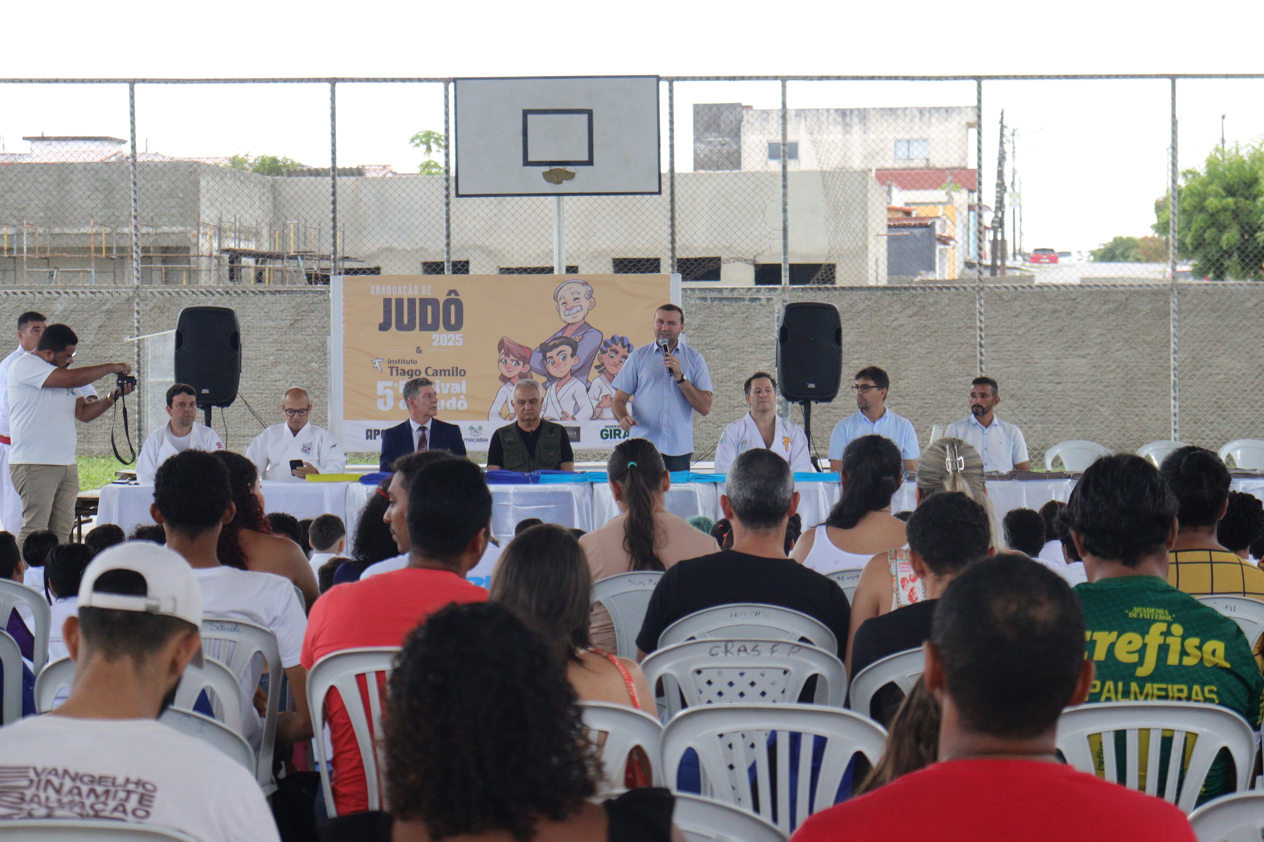 Alunos do Instituto Tiago Camilo, polo Macaíba, são graduados