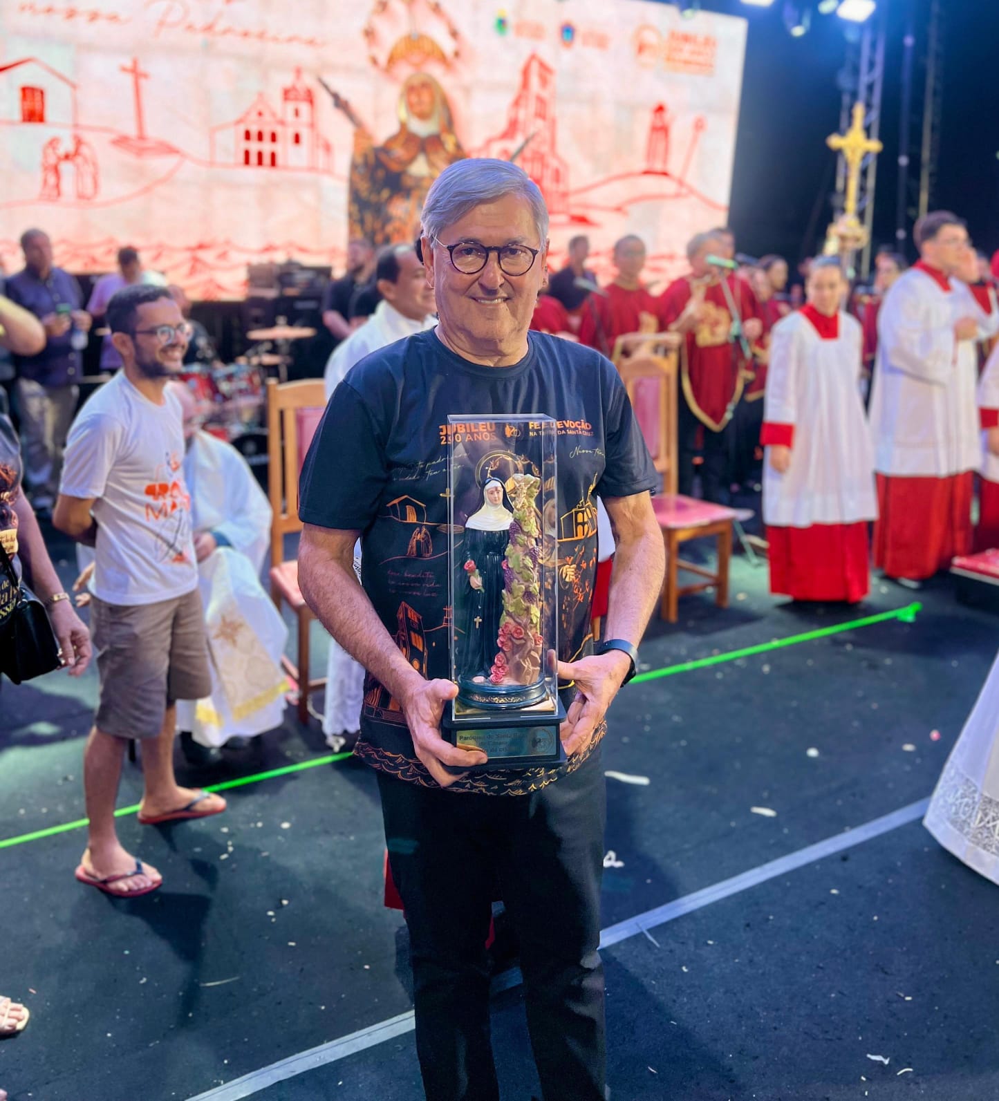 Em procissão, deputado Tomba Farias pede a Santa Rita de Cássia chuva para o sertão e saúde para os enfermos