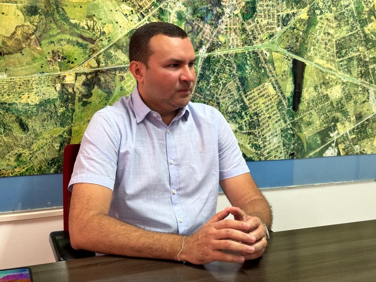 Prefeito Emídio Júnior anuncia para 11 de junho antecipação do 13° salário