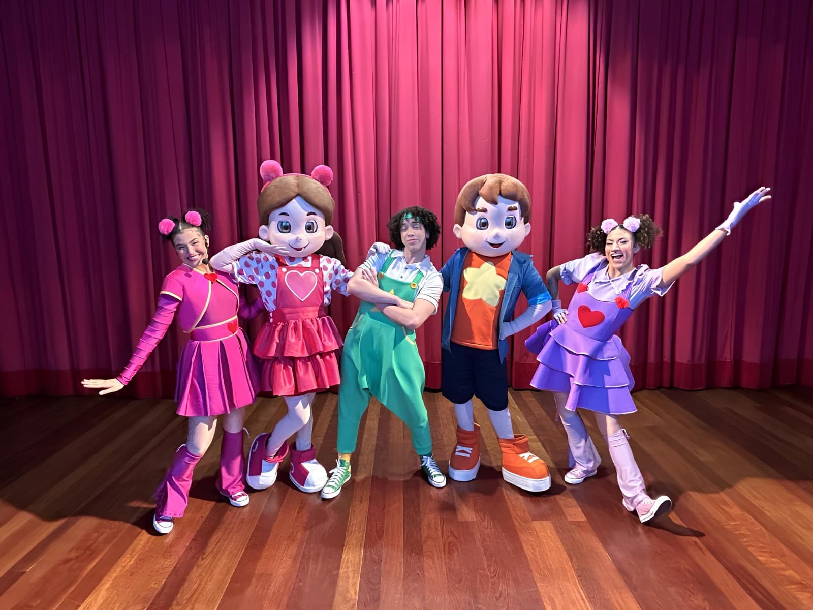 Fenômeno do YouTube, show com bonecos de Maria Clara e JP voltam ao Teatro Riachuelo Natal