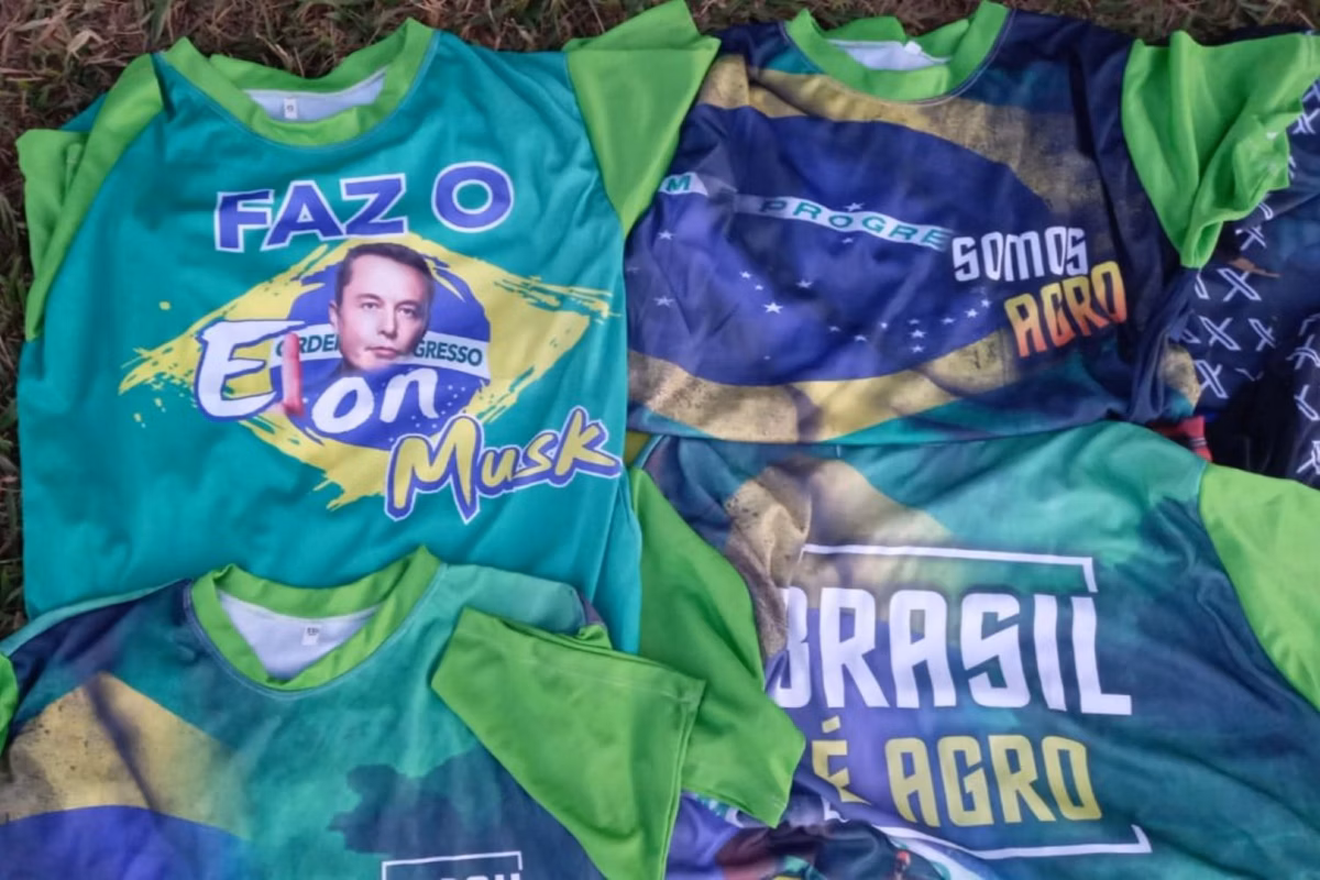 Xandão de fralda, batom da Débora e ‘Faz o Elon’: o atrás do trio no ato pró-anistia de Bolsonaro