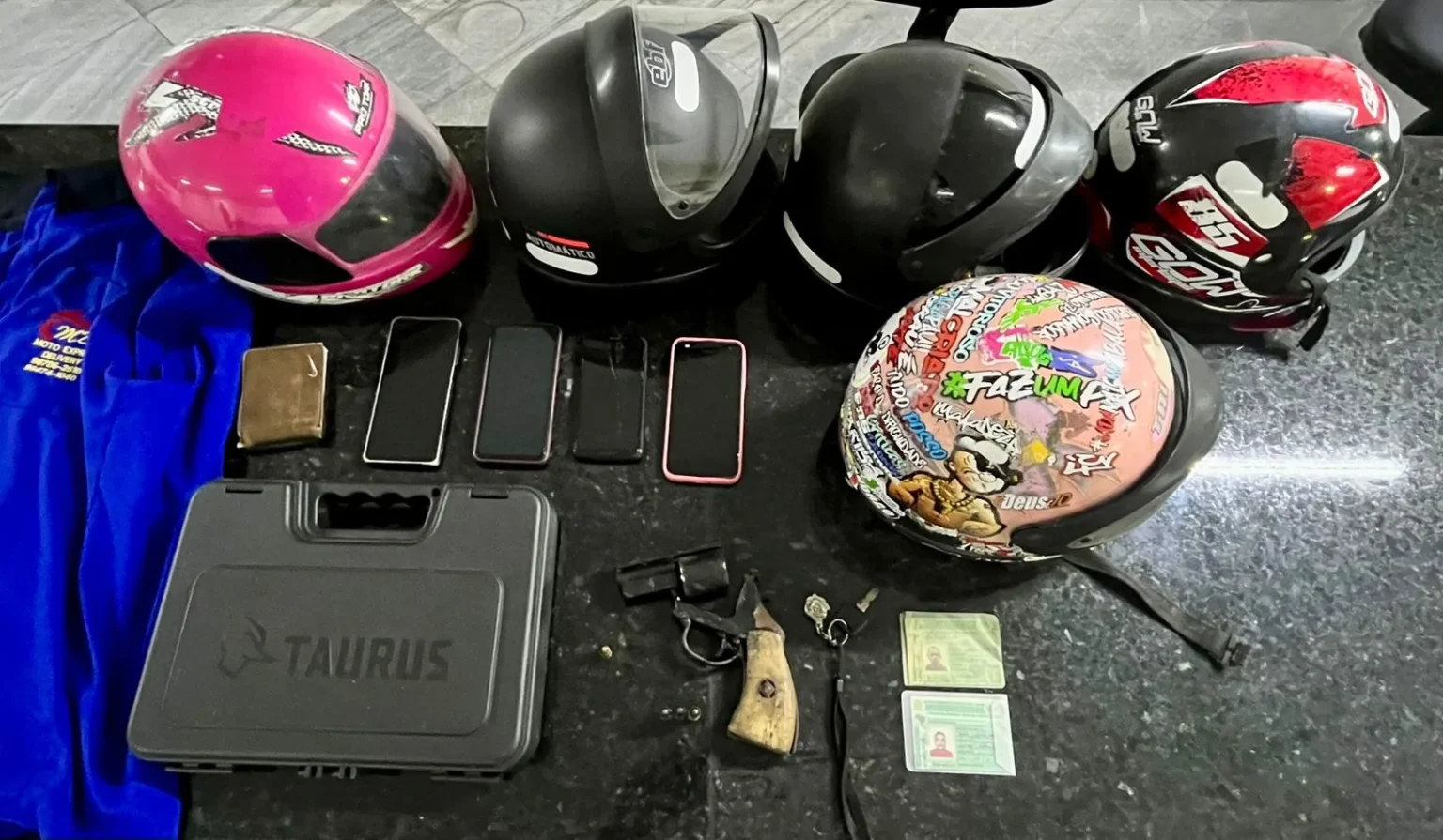 PM prende dupla armada e recupera motocicleta roubada em Neópolis