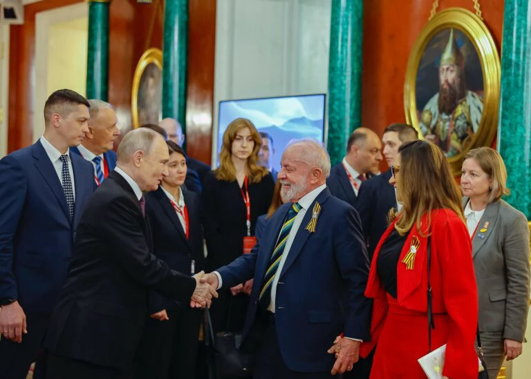 Após ordem da AGU, Meta exclui posts sobre Lula e Janja na Rússia