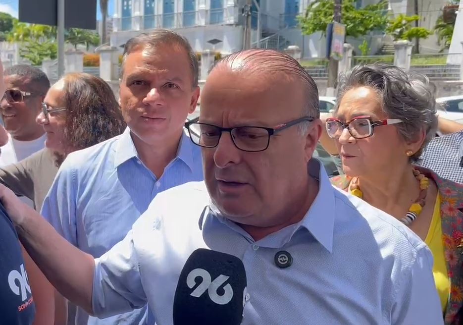 Paulinho evita falar sobre escolha entre Rogério e Allyson em 2026