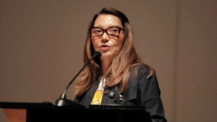 Janja alfineta Michelle Bolsonaro, admite arrependimento por crítica a Musk e nega interesse em candidatura