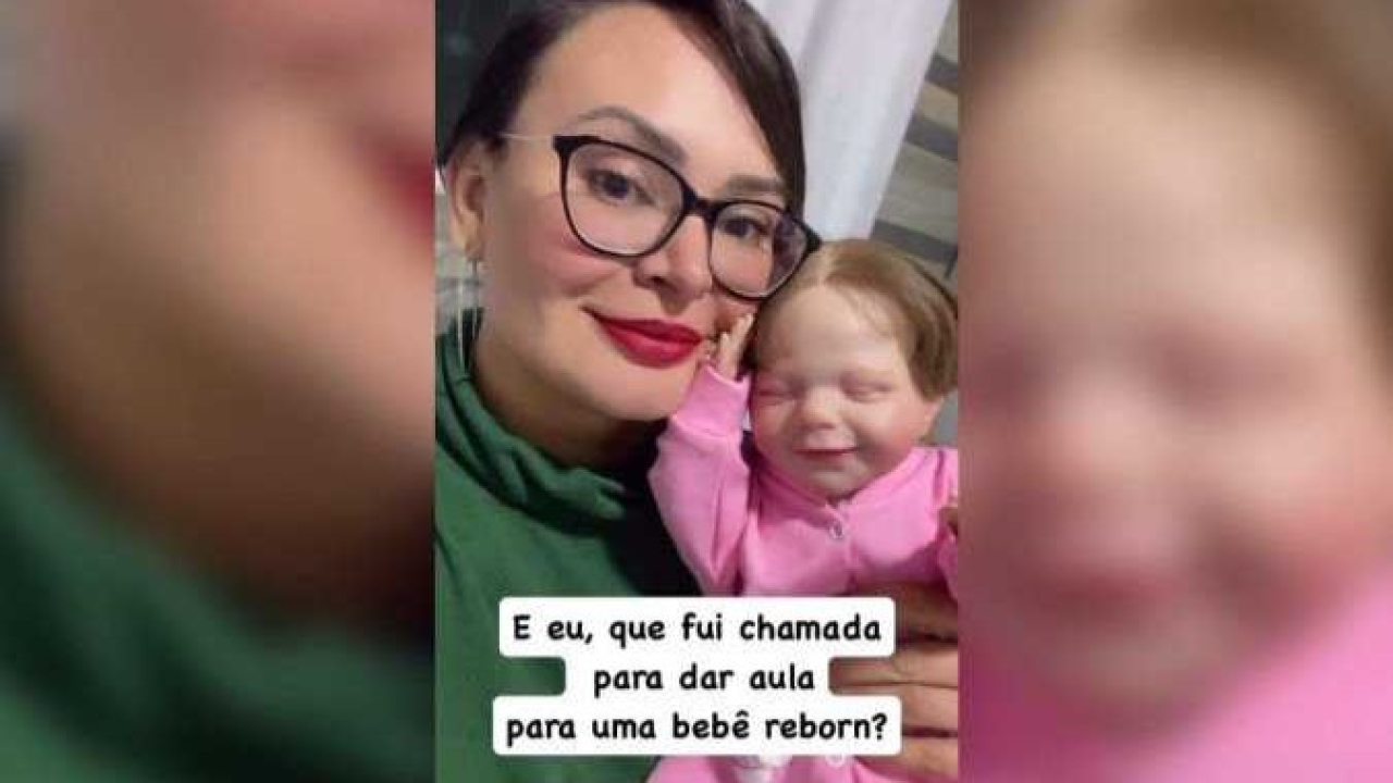 Professora é contratada, acredite, para dar aula a bebê reborn