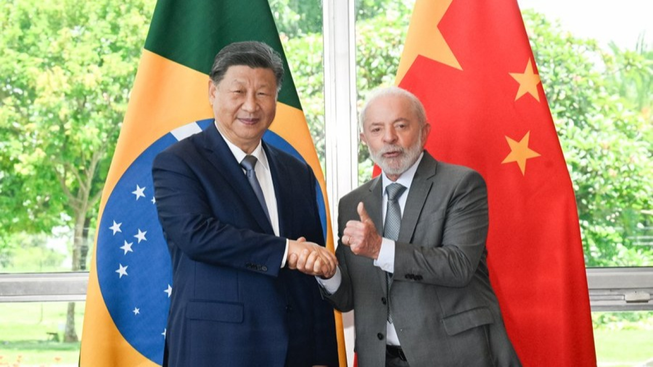 Lula propõe uso de base brasileira para lançamentos espaciais da China