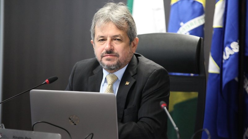 Procurador denunciado por irregularidades deixa Ministério Público, confira detalhes