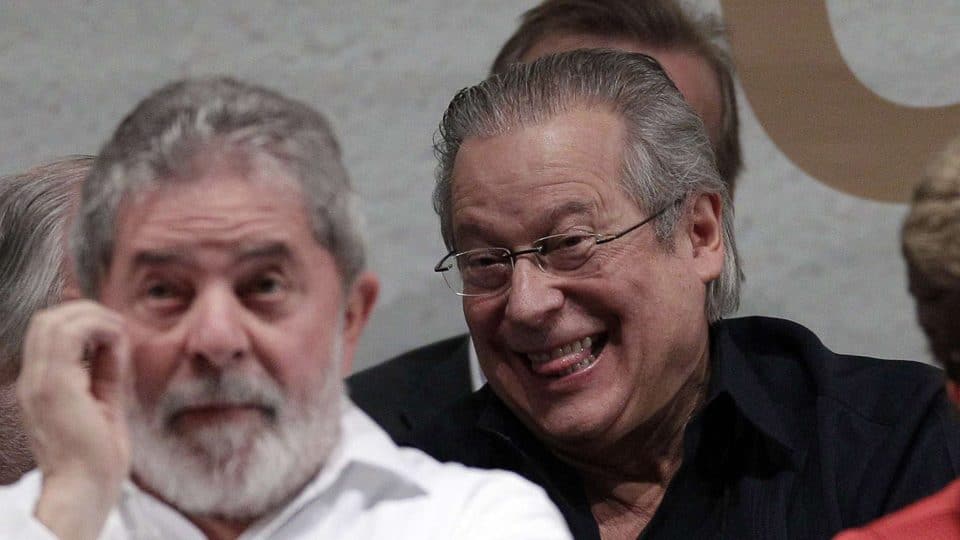 Escândalos do INSS e Mensalão surgiram 28 meses após a posse de Lula