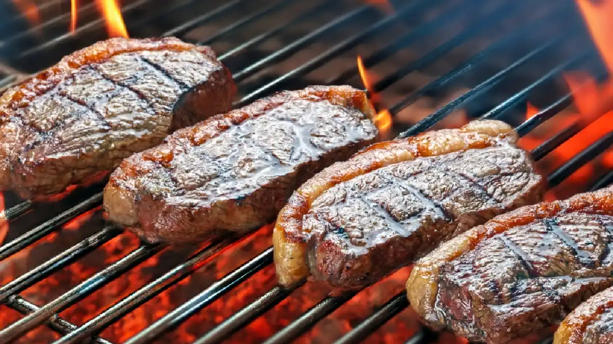 Agente da PF come picanha, toma 16 chopes, nega-se a pagar e vai preso