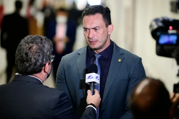 Styvenson admite disputar o Governo do RN: “Se Rogério não for, pode ser”