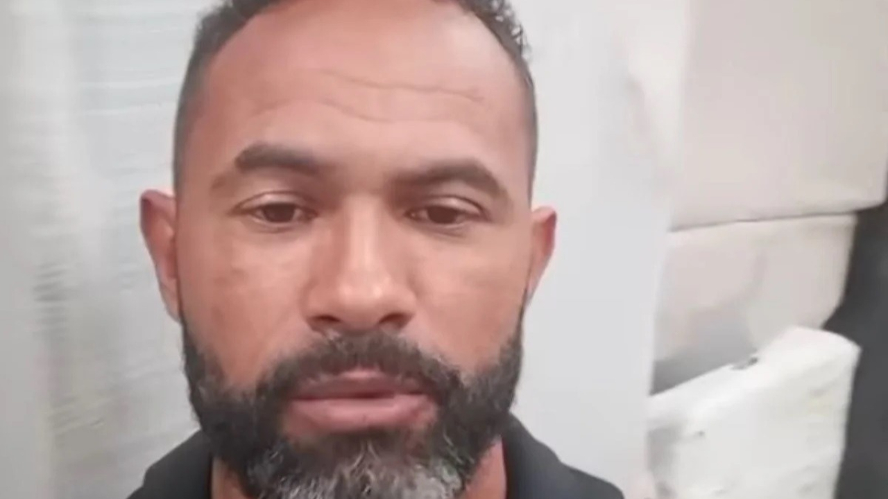 Goleiro Bruno anuncia novo clube e volta aos gramados